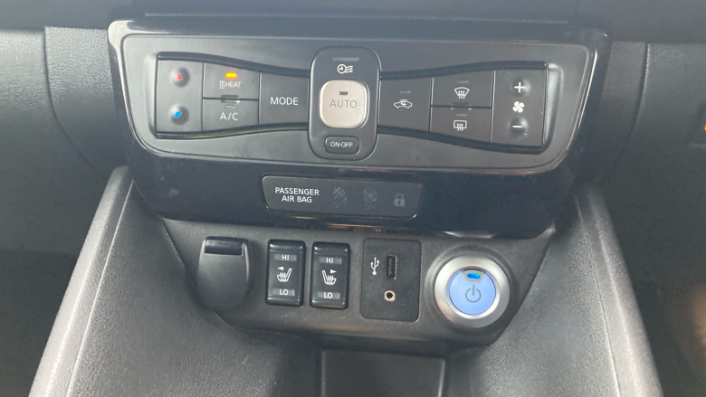 Nissan LEAF 110kW N-Connecta 40kWh 5dr Auto Electric Hatchback